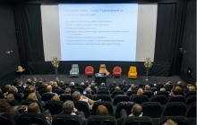 Vaade kinosaali suunaga ekraani poole